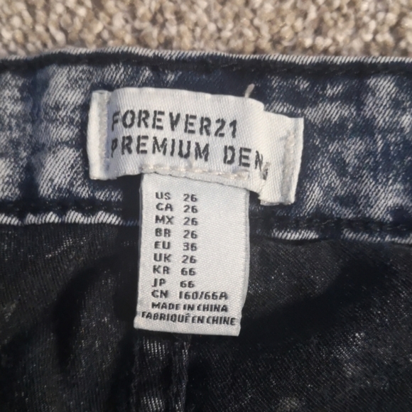 Denim shorts - Picture 3 of 4